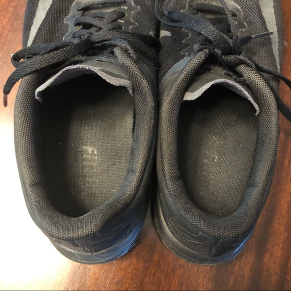 Nike women's FS Lite Run Black Running Shoe Size 9.5 - Picture 9 of 11